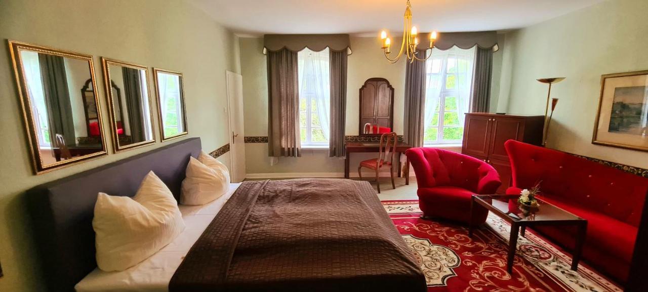 Historisches Hotel Zum Schwan Bad Karlshafen Buitenkant foto
